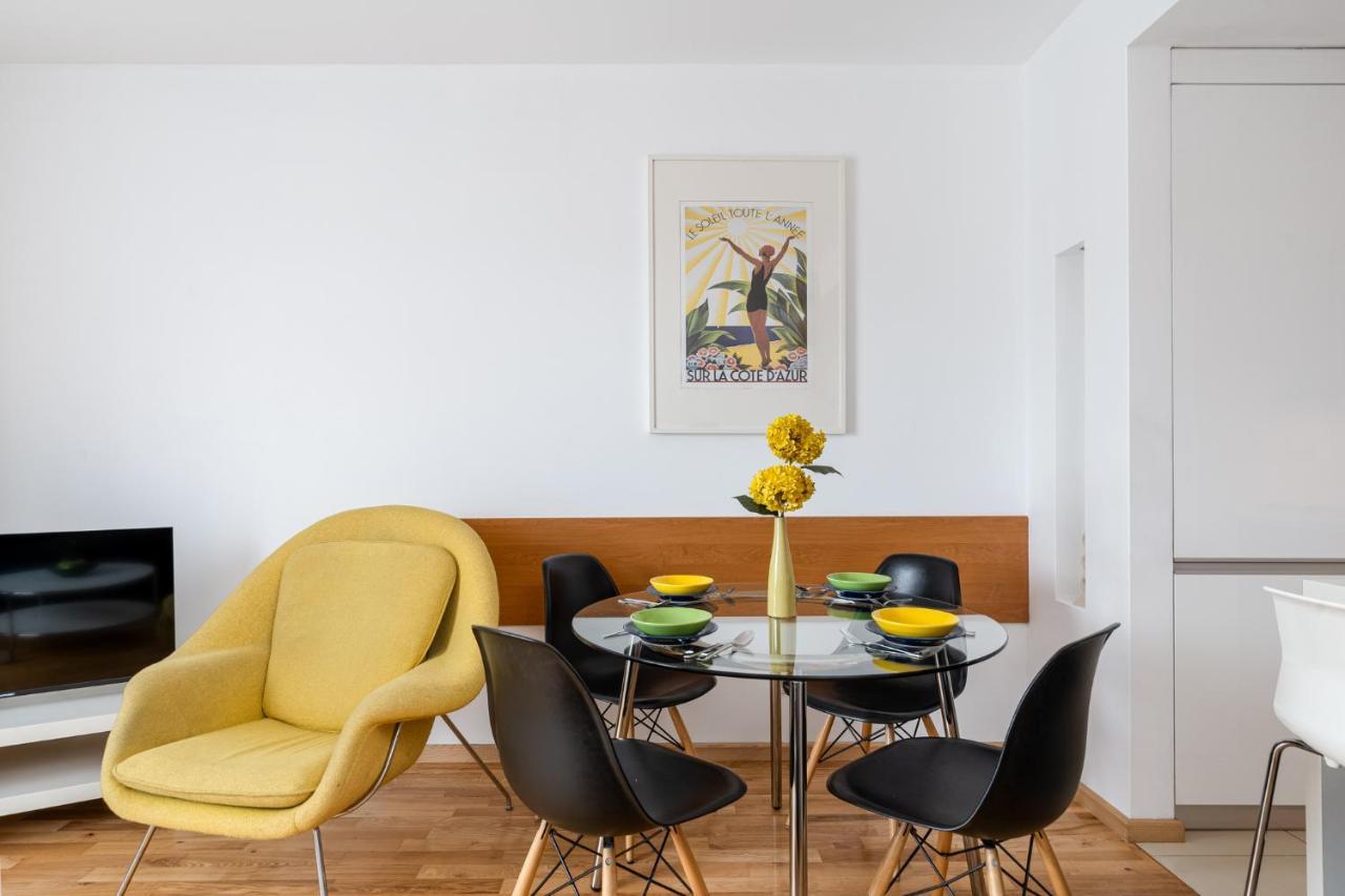 Modern Apartments With Free Parking Spot Краків Екстер'єр фото