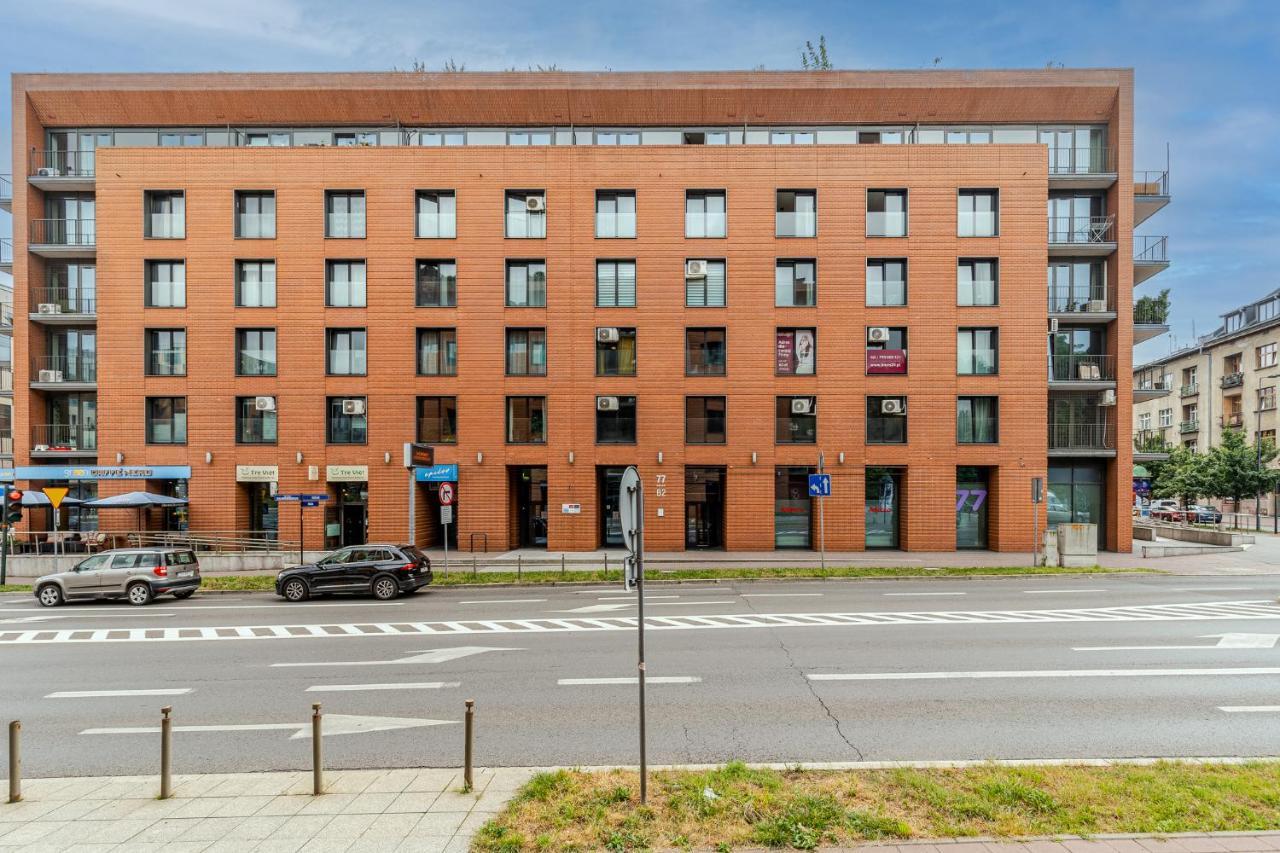 Modern Apartments With Free Parking Spot Краків Екстер'єр фото