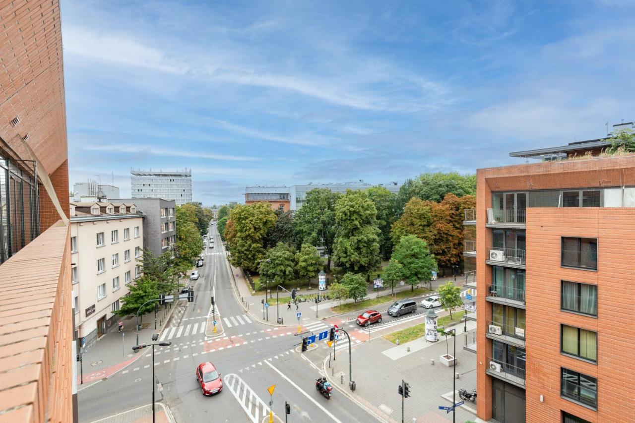 Modern Apartments With Free Parking Spot Краків Екстер'єр фото