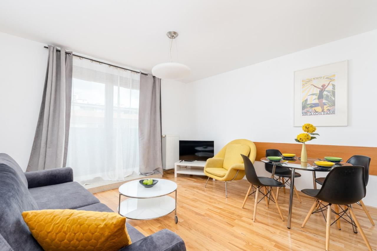Modern Apartments With Free Parking Spot Краків Екстер'єр фото